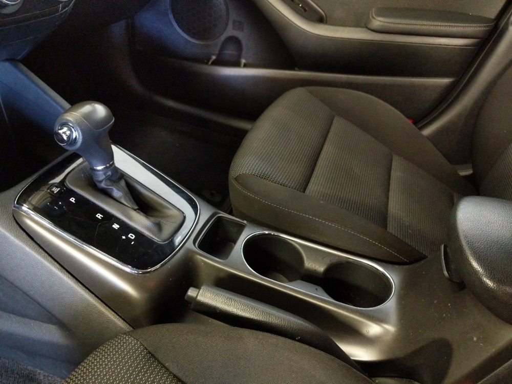 2017 Kia Forte - Center Console/Cup Holders