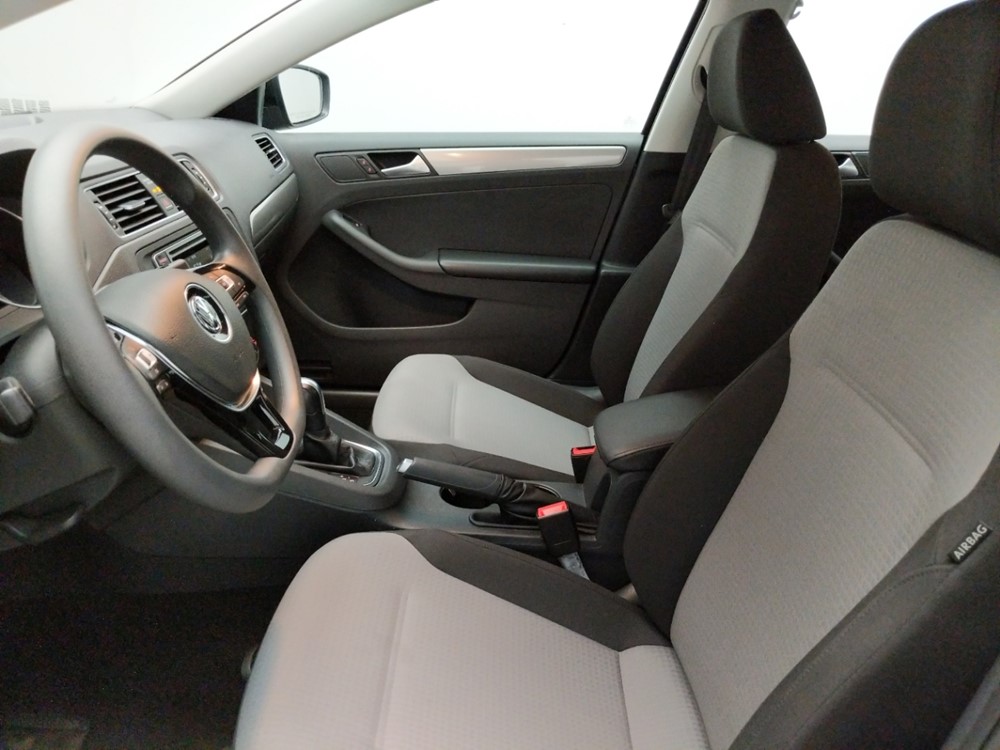 2018 Volkswagen Jetta - Driver Front Seat