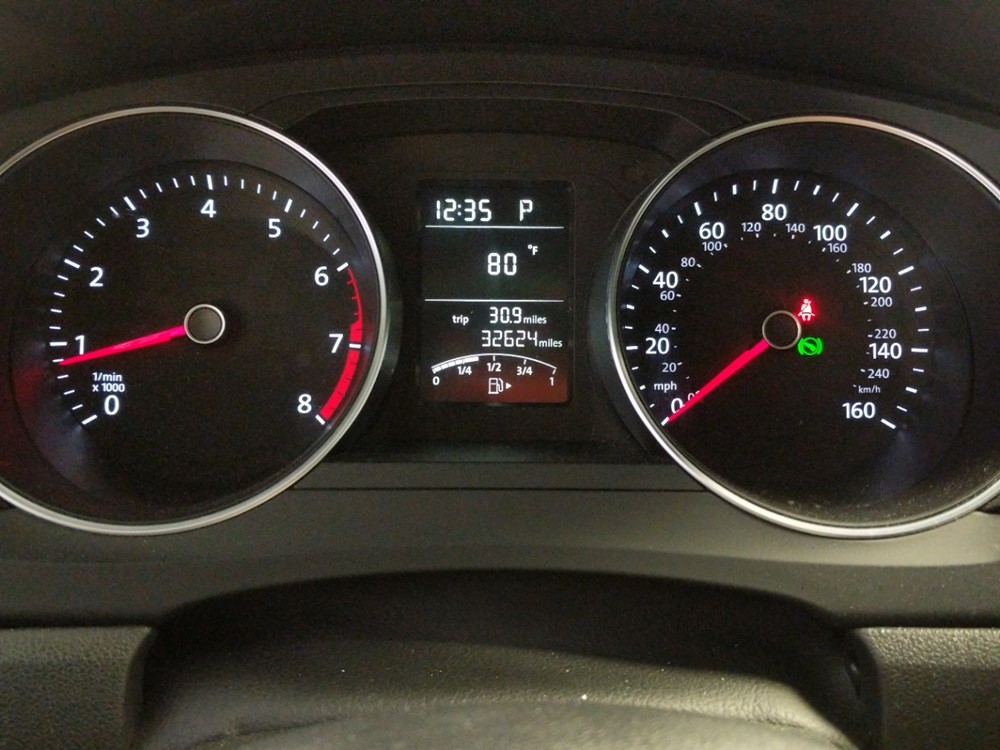 2018 Volkswagen Jetta - Odometer Close Up