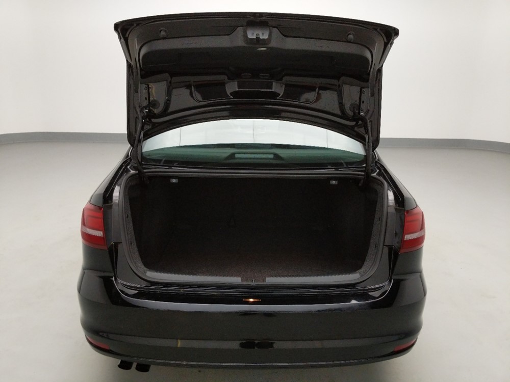 2018 Volkswagen Jetta - Trunk