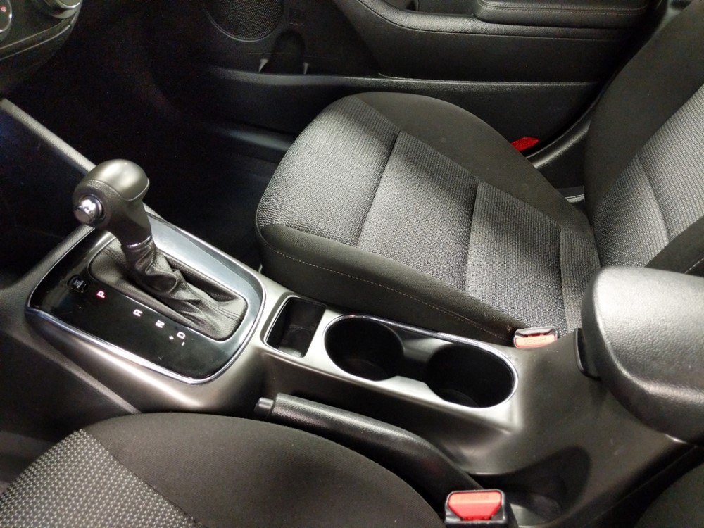 2017 Kia Forte - Center Console/Cup Holders