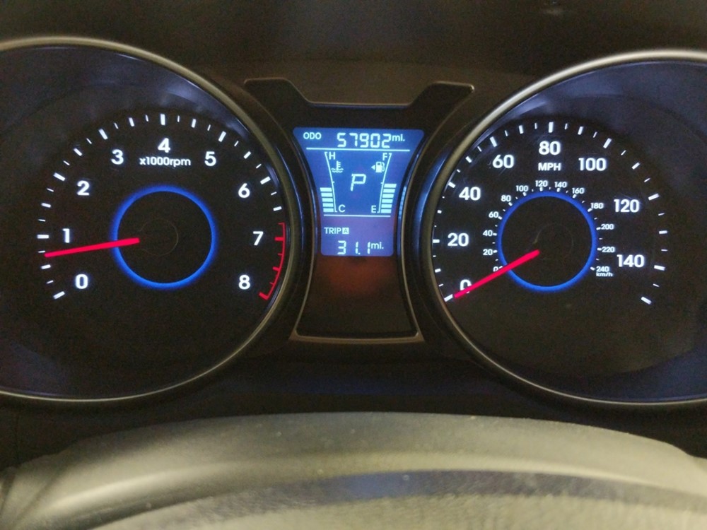 2016 Hyundai Veloster - Odometer Close Up