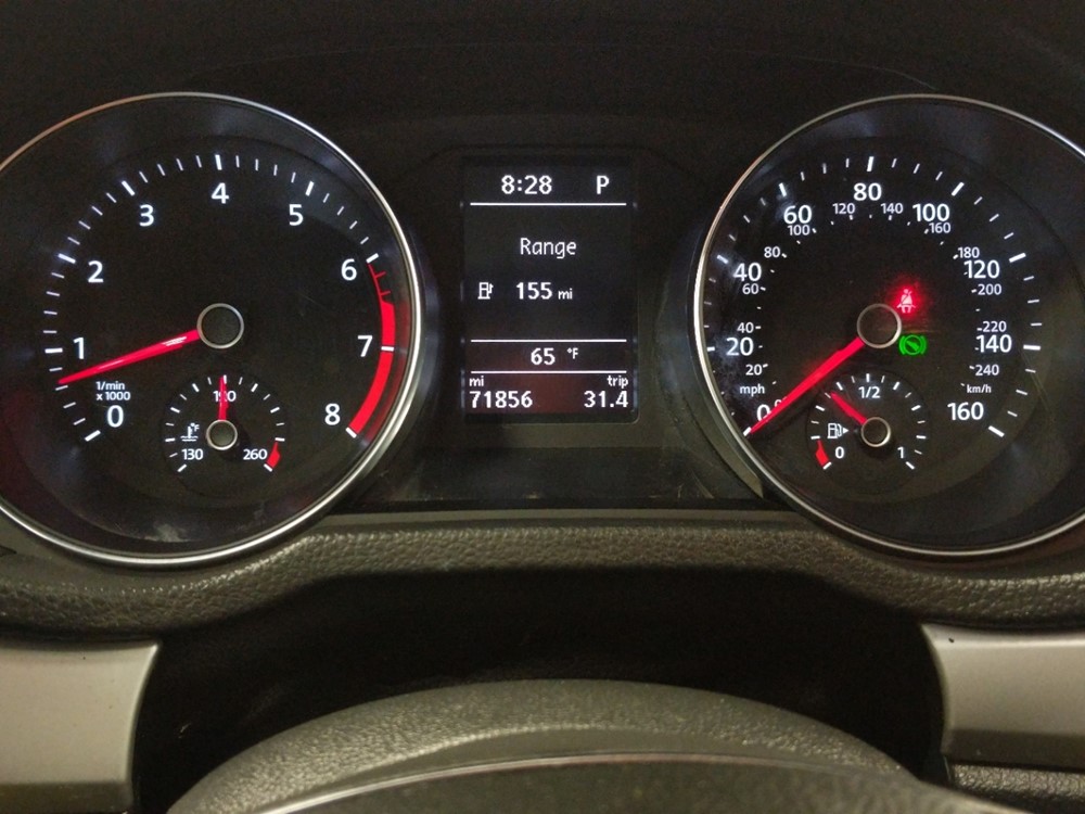 2016 Volkswagen Passat - Odometer Close Up