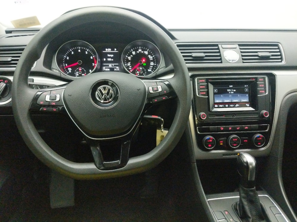 2016 Volkswagen Passat - Driver Dash