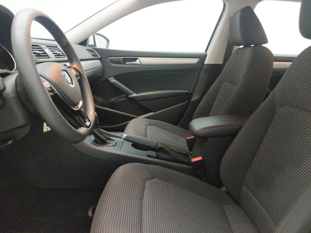 2016 Volkswagen Passat - Driver Front Seat