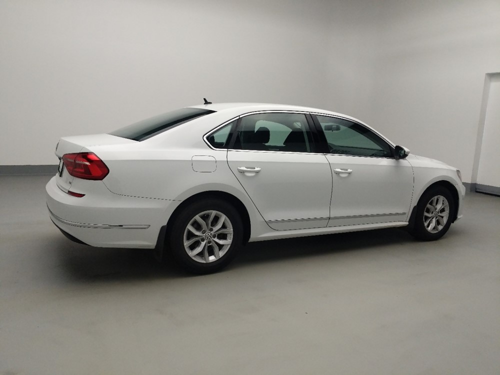 2016 Volkswagen Passat - Passenger Rear Side