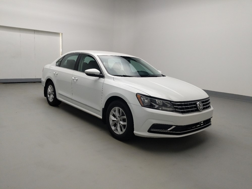 2016 Volkswagen Passat - Passenger Front Bumper