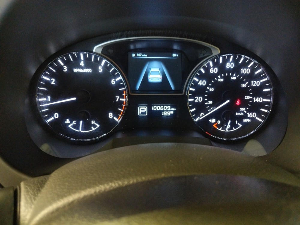 2014 Nissan Altima - Odometer Close Up