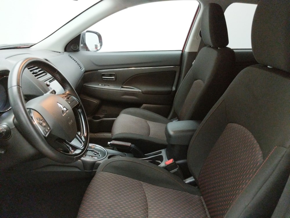 2017 Mitsubishi Outlander - Driver Front Seat