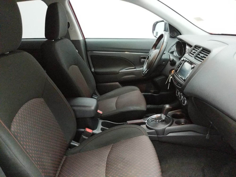 2017 Mitsubishi Outlander - Passenger Front Seat