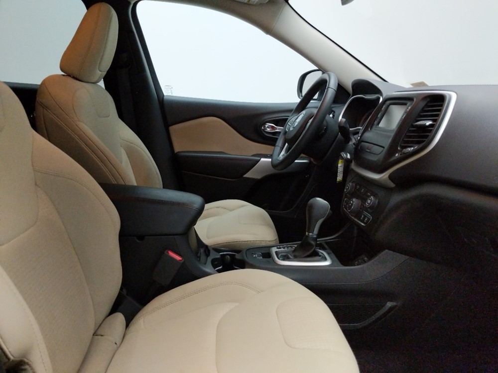 2017 Jeep Cherokee - Passenger Front Seat