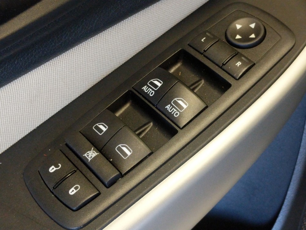 2017 Jeep Cherokee - Driver Power Windows/Lock Control