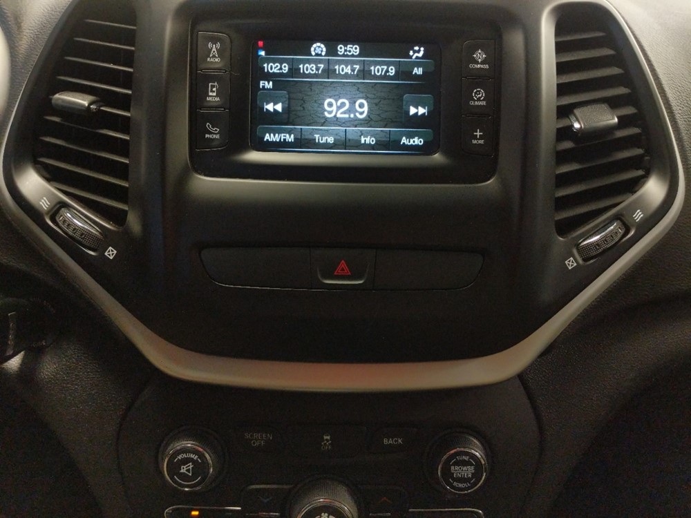 2017 Jeep Cherokee - Stereo Package
