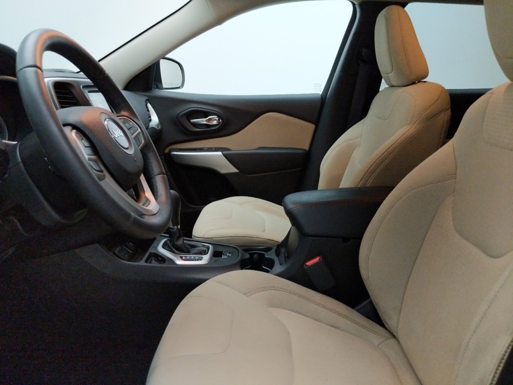 2017 Jeep Cherokee - Driver Front Seat