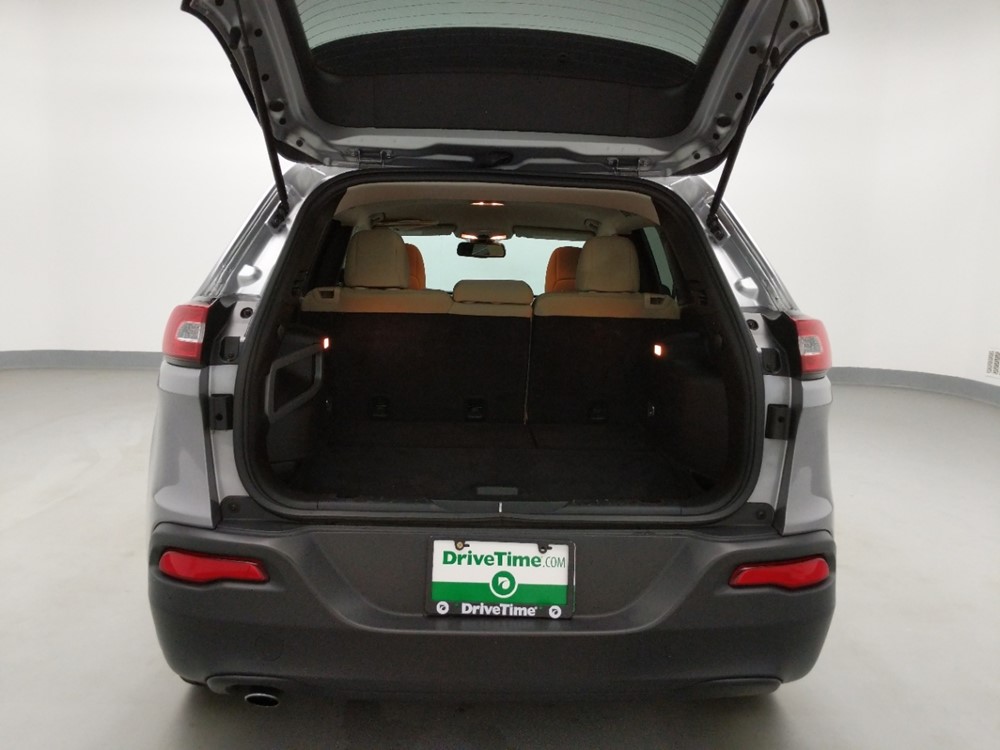 2017 Jeep Cherokee - Trunk