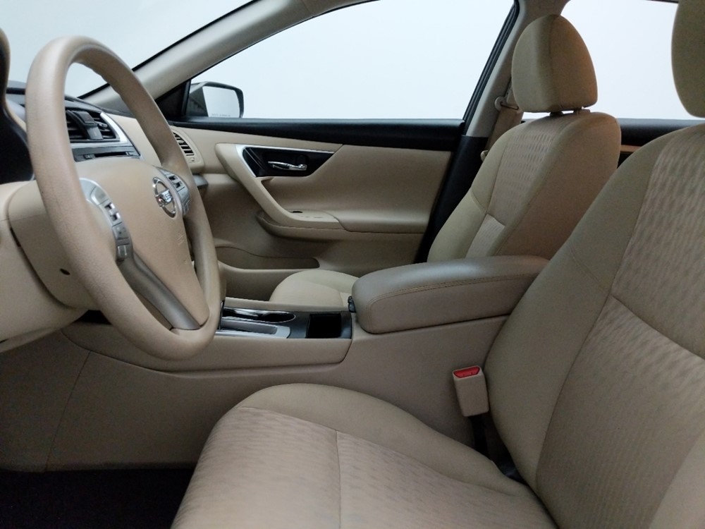 2017 Nissan Altima - Driver Front Seat