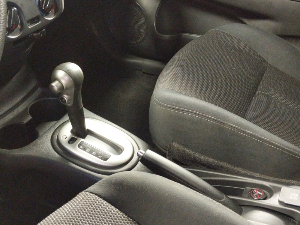 2016 Nissan Versa - Center Console/Cup Holders