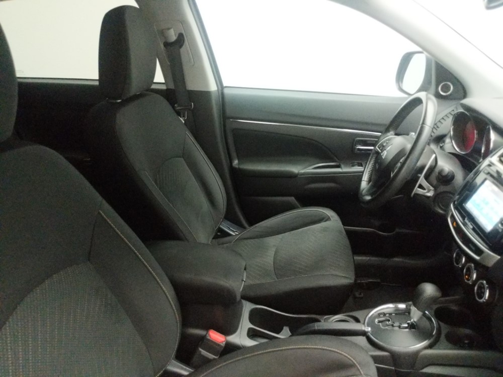 2015 Mitsubishi Outlander - Passenger Front Seat