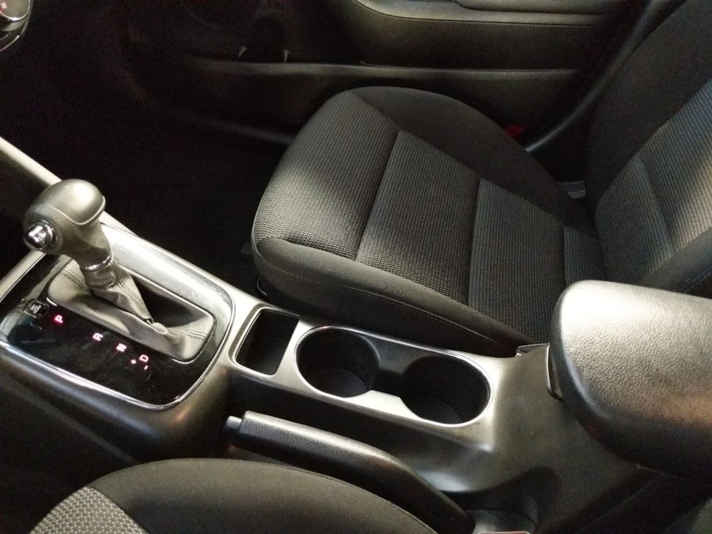 2017 Kia Forte - Center Console/Cup Holders