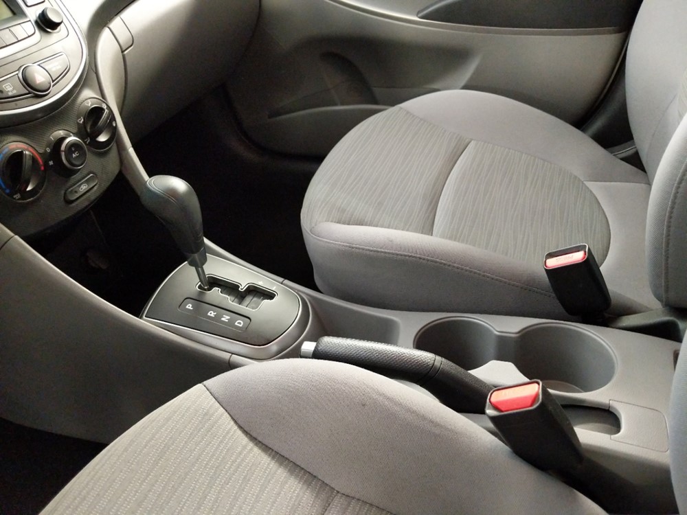 2017 Hyundai Accent - Center Console/Cup Holders