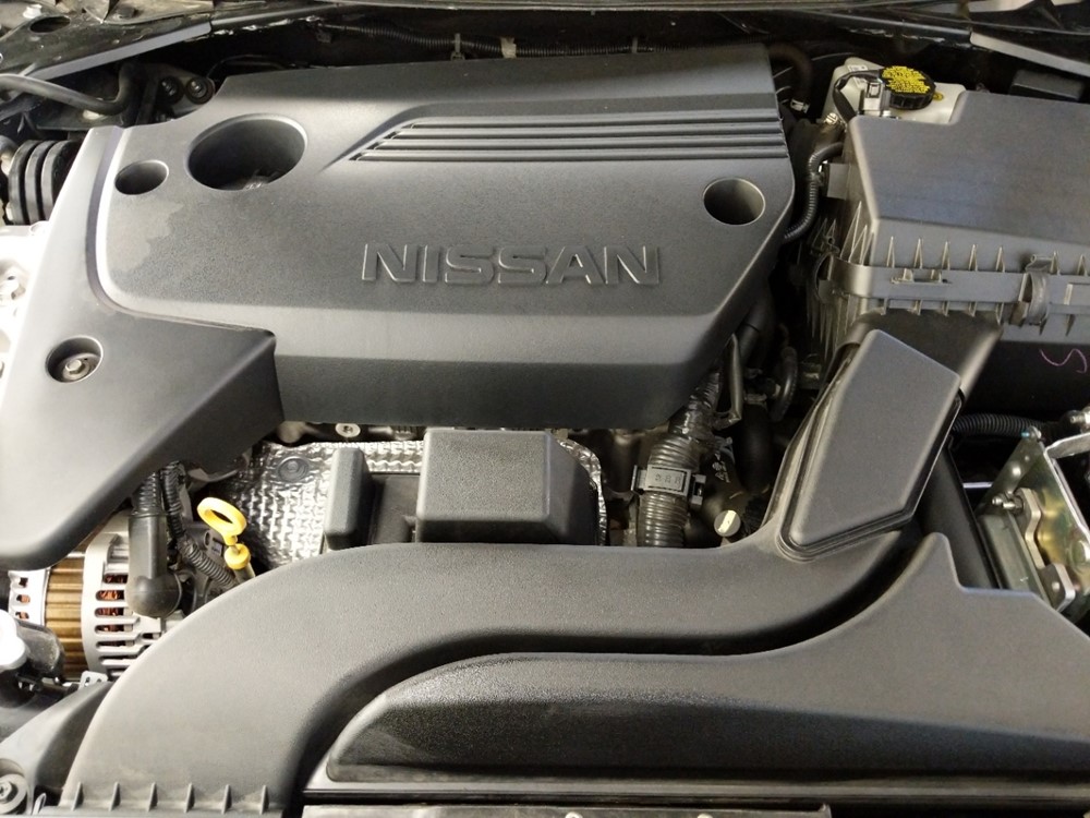 2017 Nissan Altima - Engine