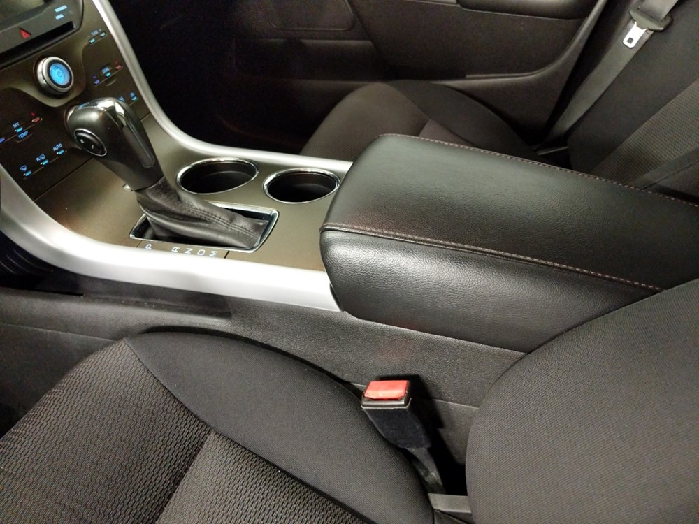 2011 Ford Edge - Center Console/Cup Holders