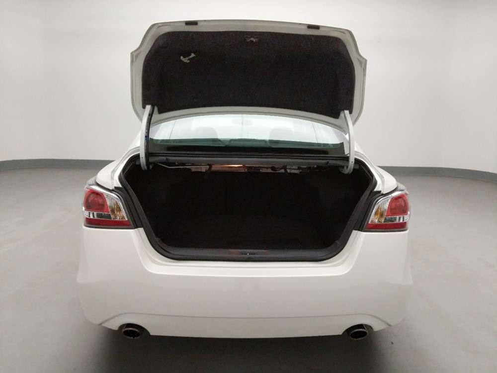 2015 Nissan Altima - Trunk
