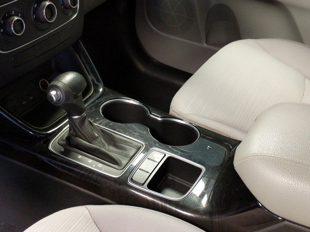 2015 Kia Sorento - Center Console/Cup Holders