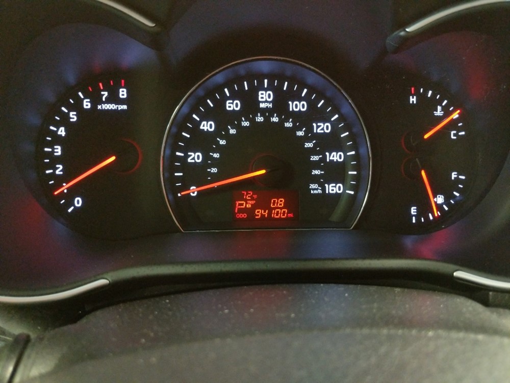 2015 Kia Sorento - Odometer Close Up
