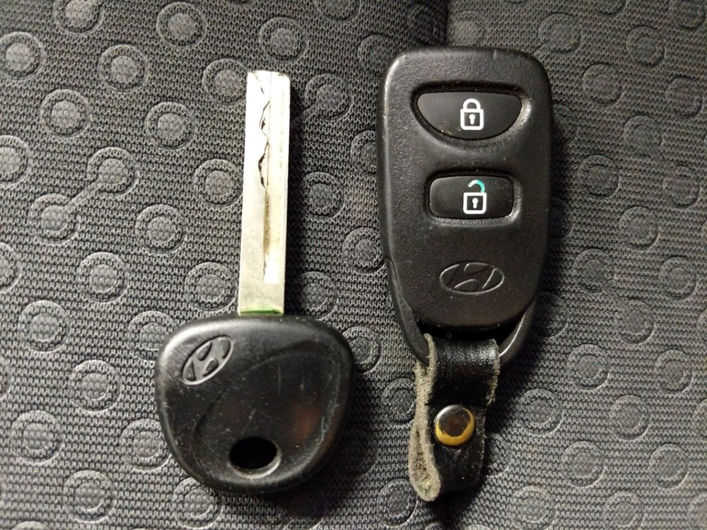 2013 Hyundai Accent - Keys