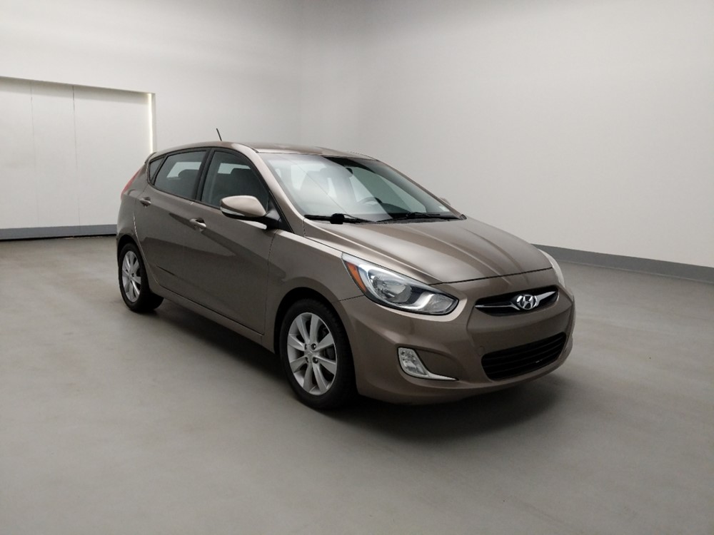 2013 Hyundai Accent - Passenger Front Bumper
