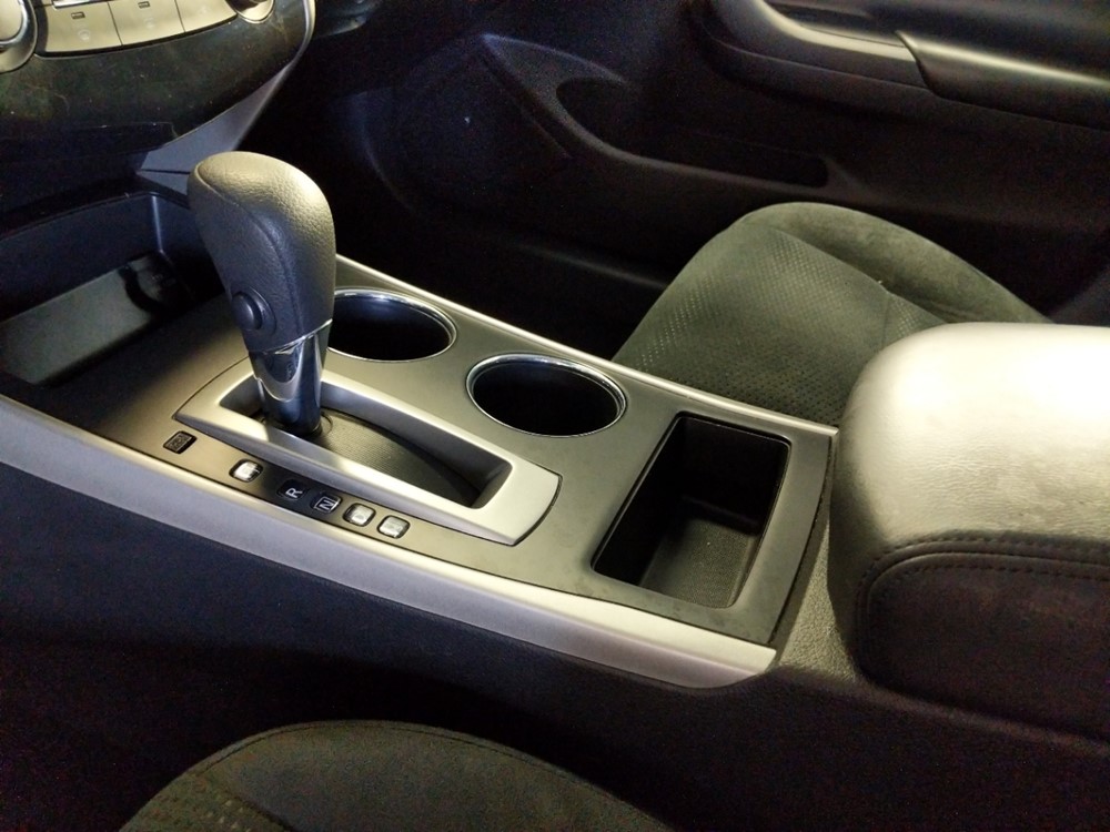 2015 Nissan Altima - Center Console/Cup Holders