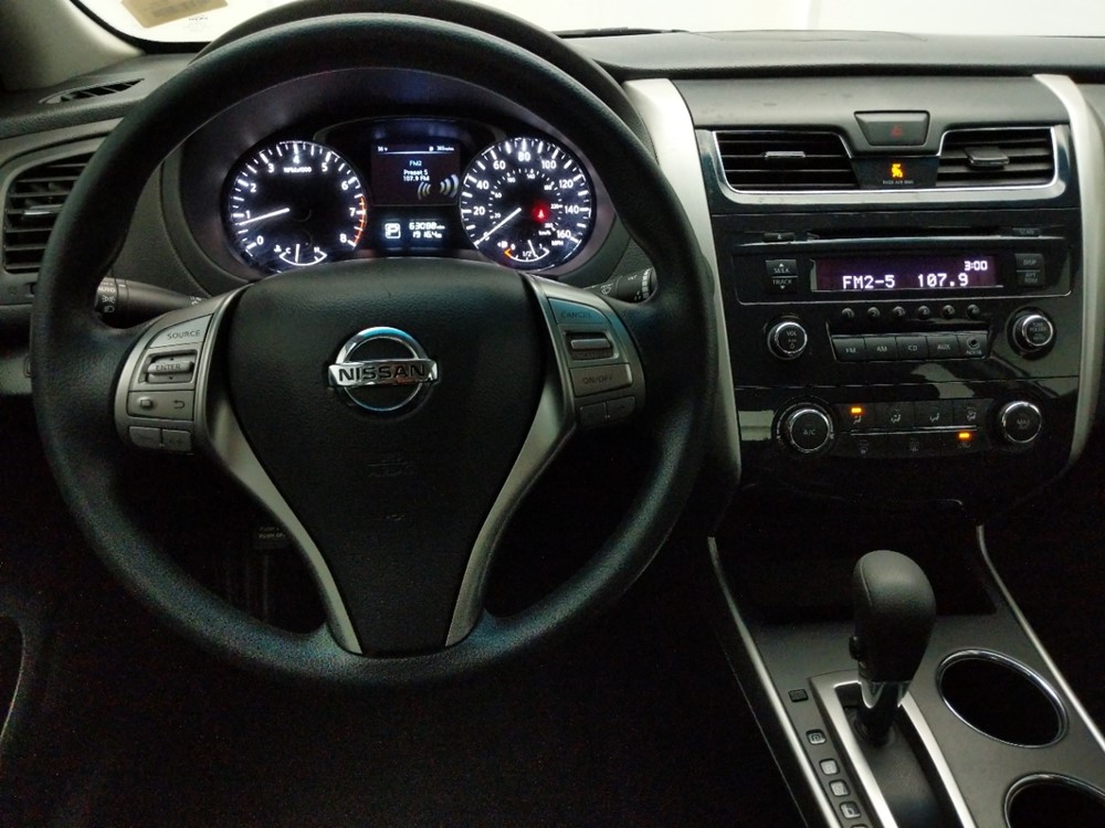 2015 Nissan Altima - Driver Dash