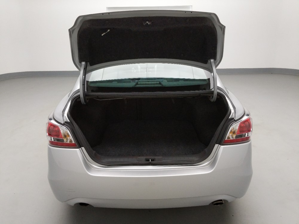 2015 Nissan Altima - Trunk