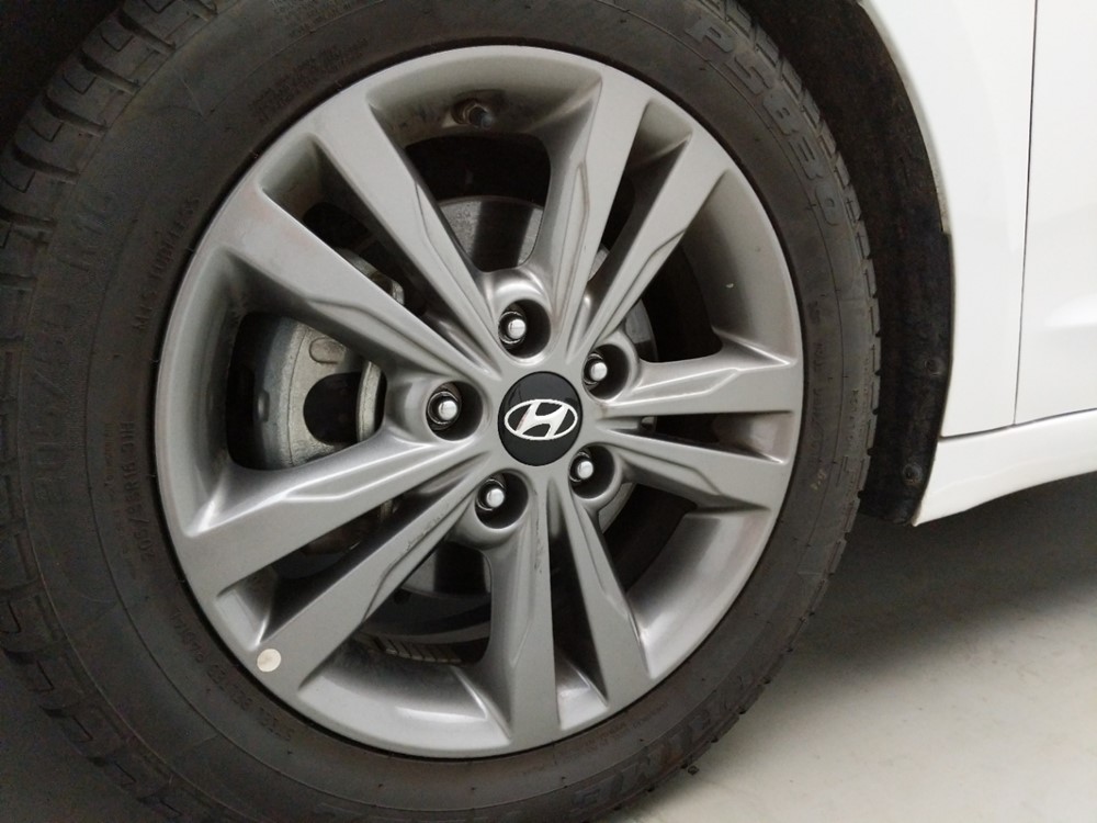 2018 Hyundai Elantra - Wheel