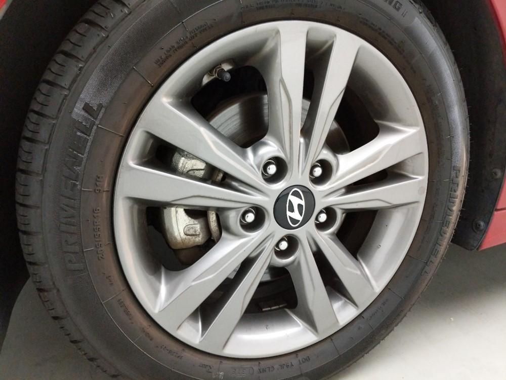 2018 Hyundai Elantra - Wheel