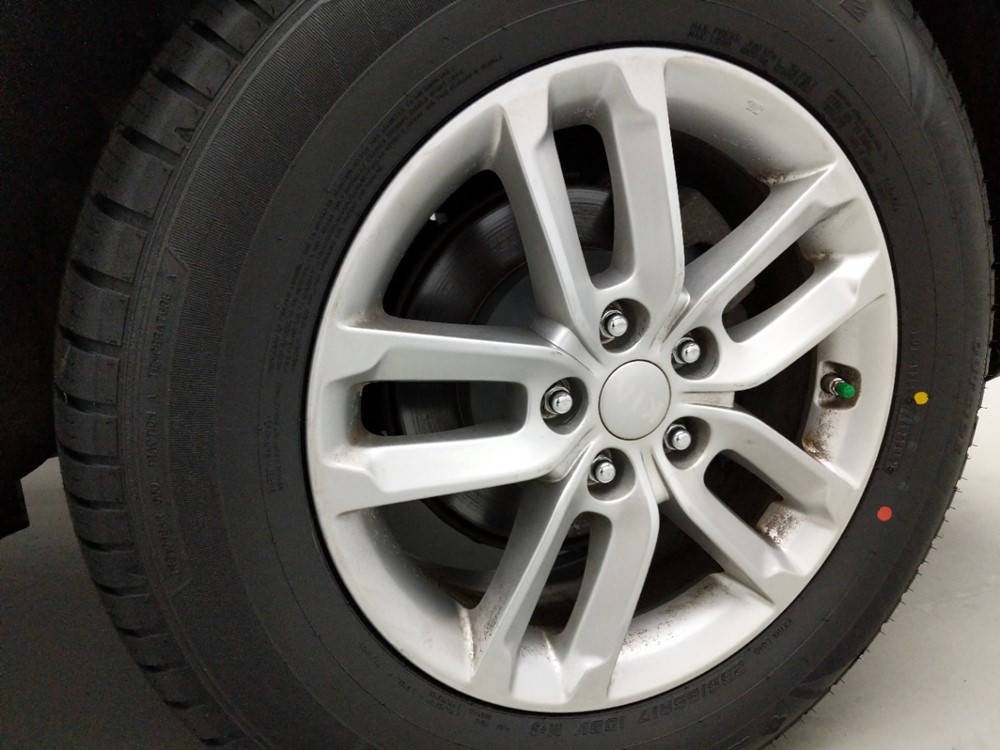 2014 Kia Sorento - Wheel