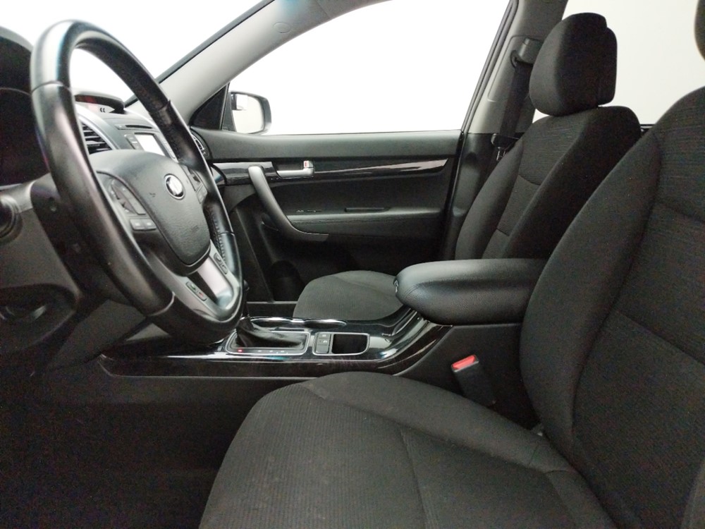 2014 Kia Sorento - Driver Front Seat