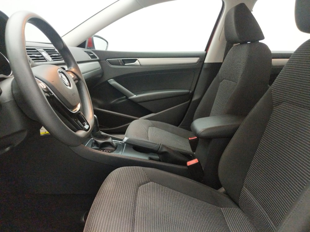 2016 Volkswagen Passat - Driver Front Seat