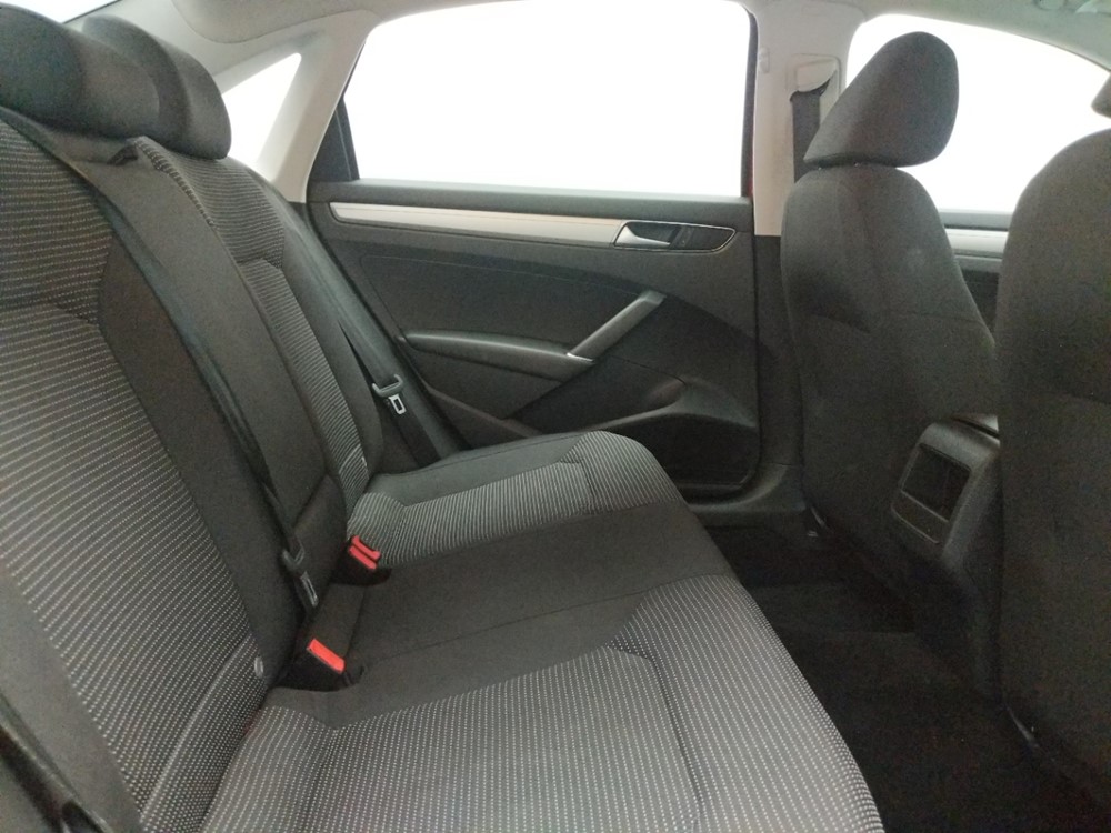 2016 Volkswagen Passat - Passenger Front Seat
