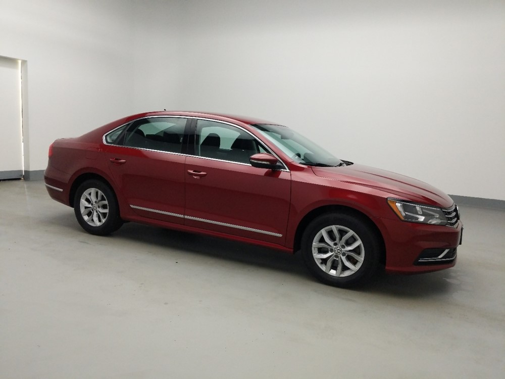 2016 Volkswagen Passat - Passenger Front Side