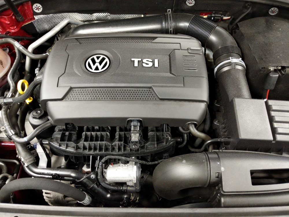 2016 Volkswagen Passat - Engine