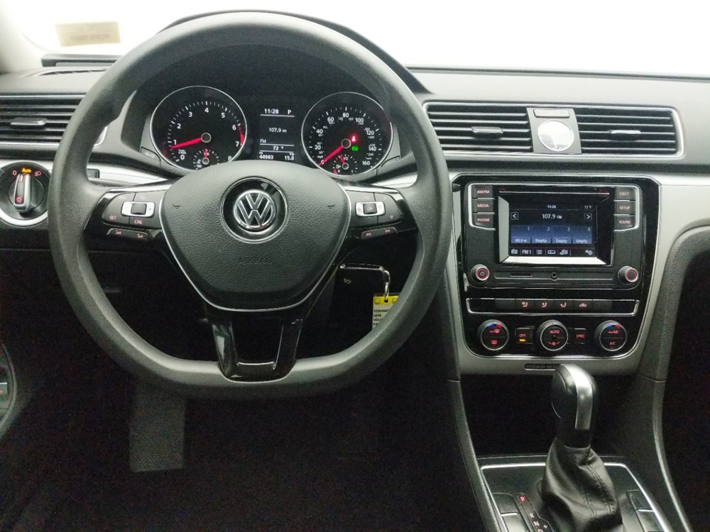 2016 Volkswagen Passat - Driver Dash