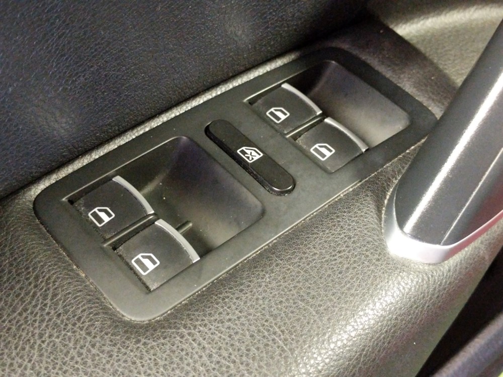 2016 Volkswagen Passat - Driver Power Windows/Lock Control