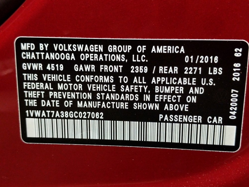 2016 Volkswagen Passat - VIN Plate