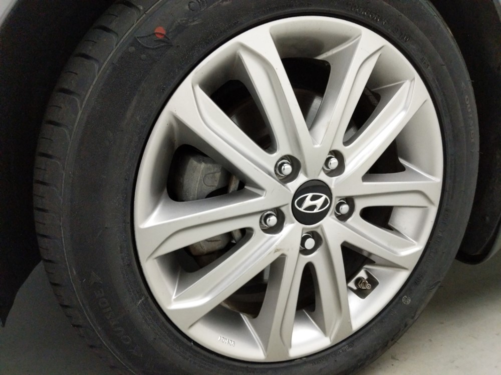 2015 Hyundai Elantra - Wheel