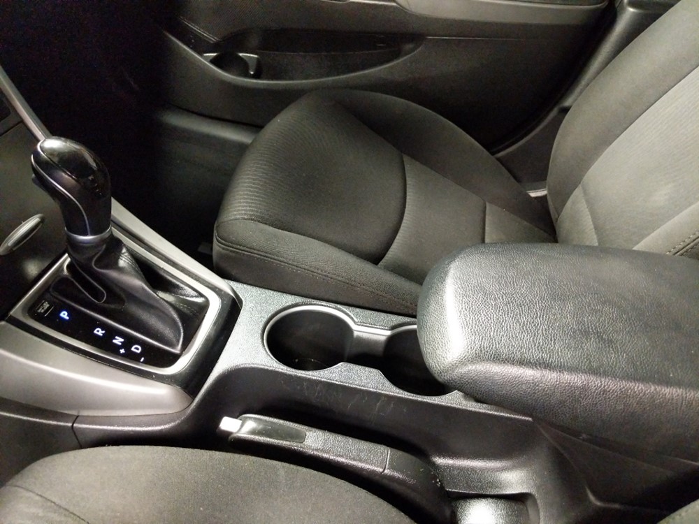 2015 Hyundai Elantra - Center Console/Cup Holders