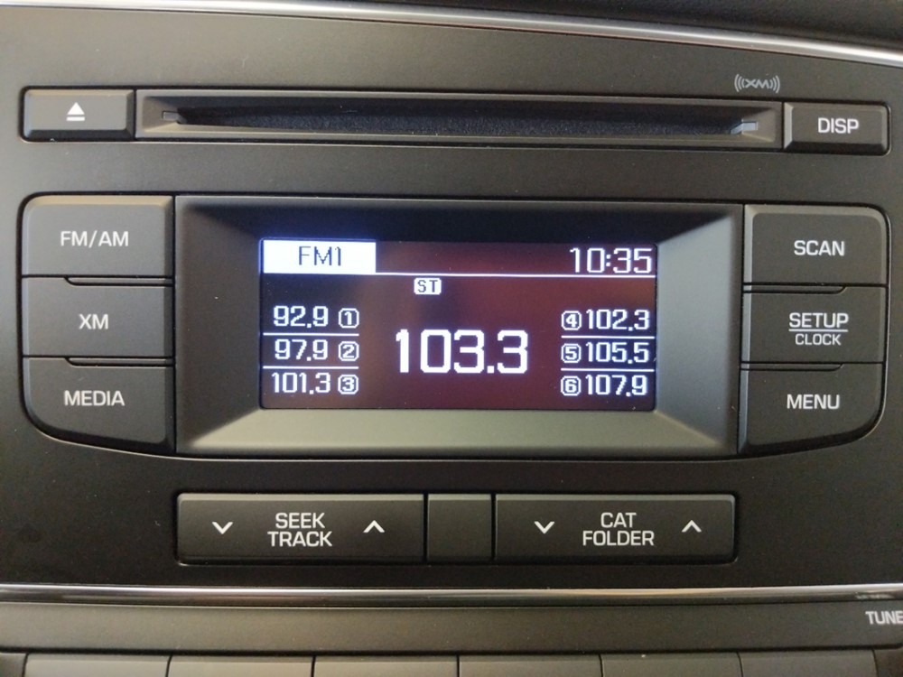 2017 Hyundai Elantra - Stereo Package