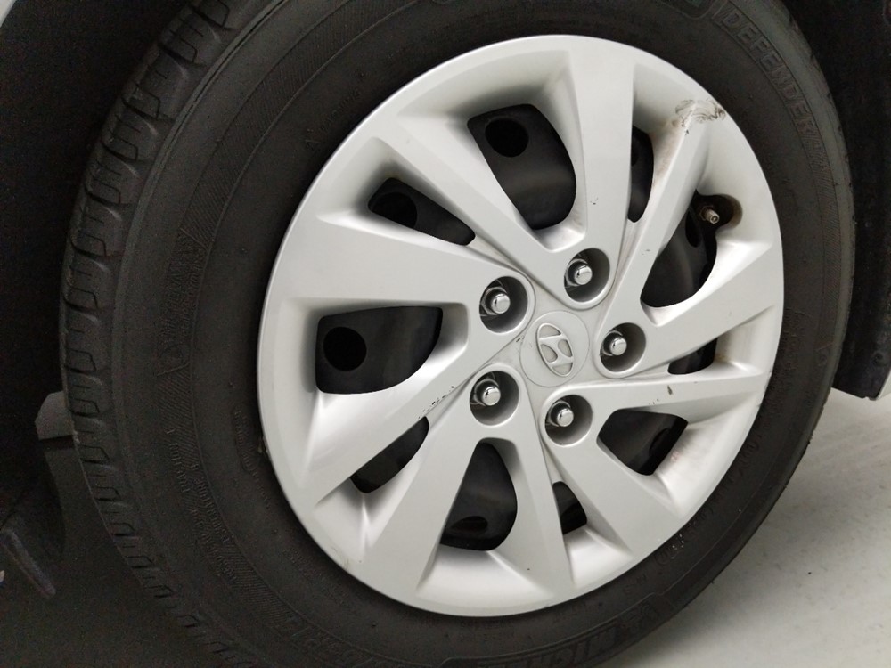 2017 Hyundai Elantra - Wheel