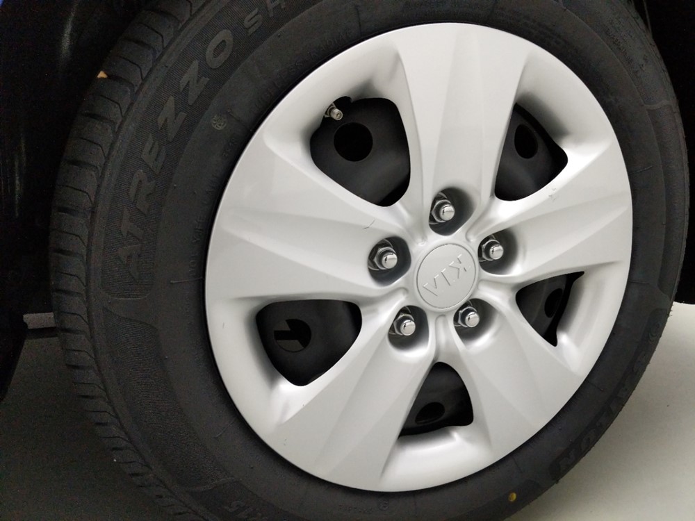 2017 Kia Forte - Wheel